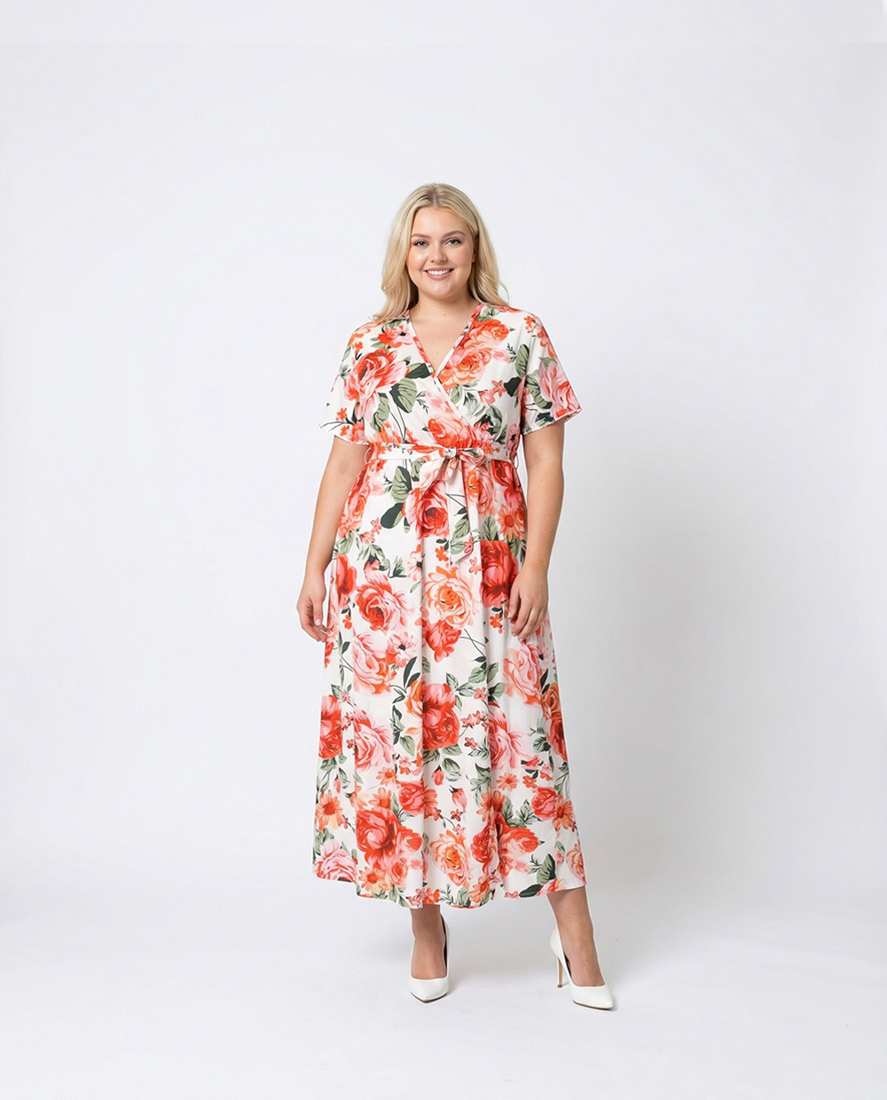 Bloom Maxikleid mit V-Ausschnitt – Weiß mit rotem Rosenmuster