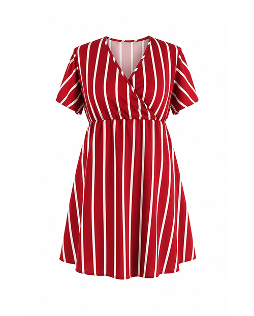 Vorderseite Bloom Candy Kleid in Rot mit cremeweißen Streifen.