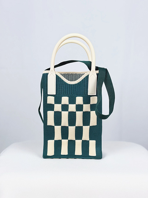 GRID- Mini Stricktasche mit Karomuster – Dunkelgrün & Creme
